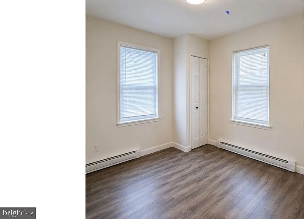 3 bed, 2.0 bath, 2749 sqft, $1,375 — Photo 4