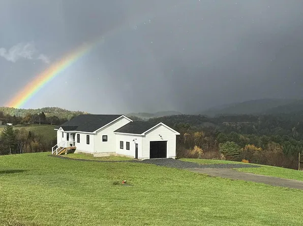 52 Lapierre Dr, Saint Johnsbury, VT 05819