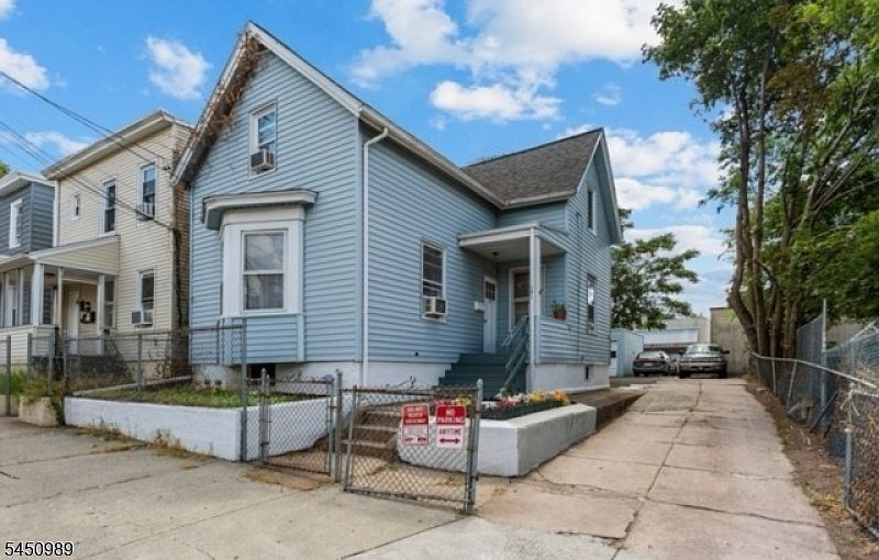 1st image of 141 Kearney St