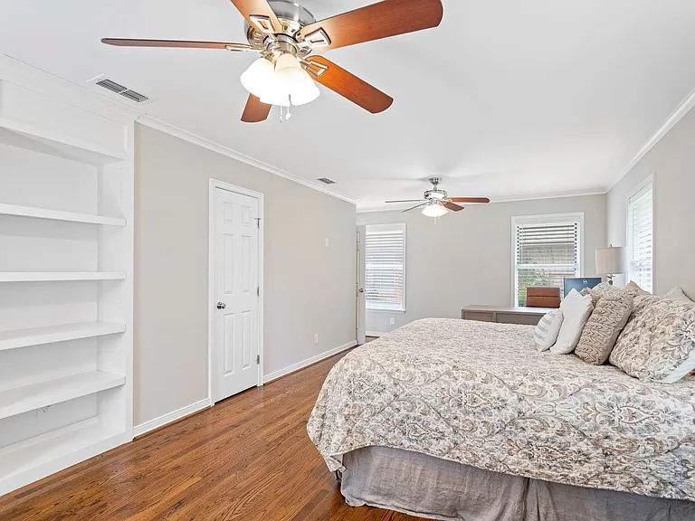 9203 Livenshire Dr — Photo 14