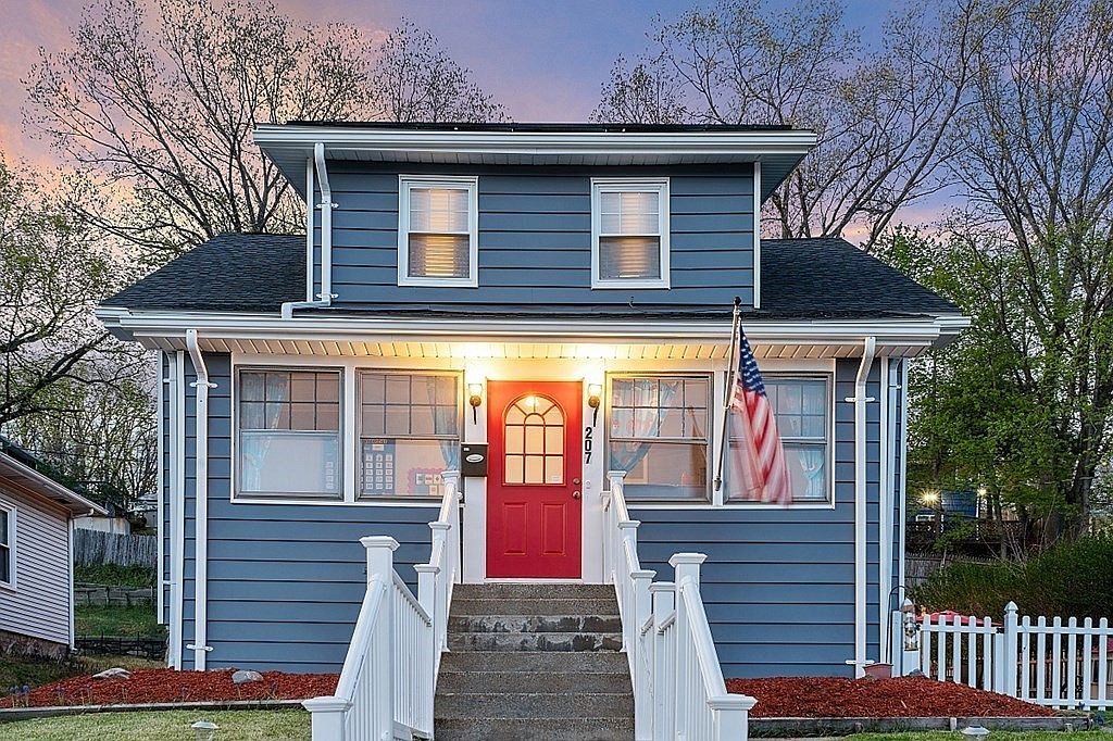 207 Hamilton St, Worcester, MA 01604 Zillow
