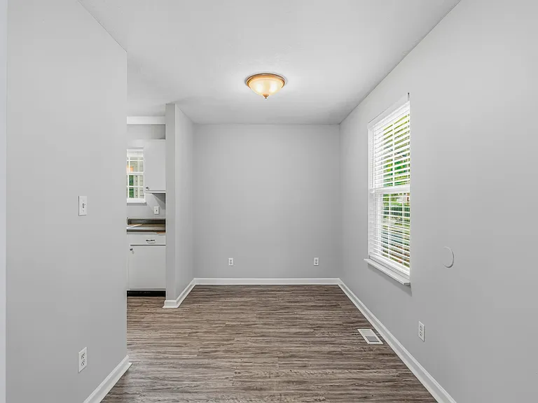 2710 E 5th Ave — Photo 12