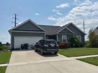 7814 Drakeshire Blvd, Almont, MI 48003