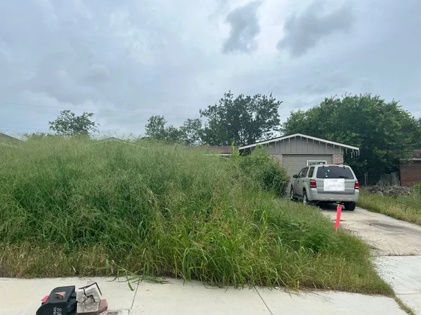 330 Solar Dr, San Antonio, TX 78227