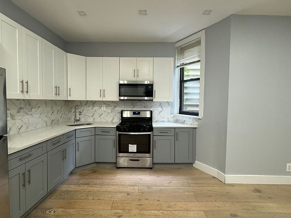 1st image of 325 E Ave #1A