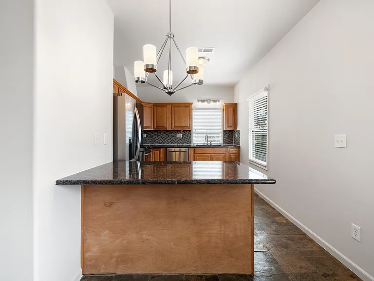 631 Cortlandt St #A — Photo 7