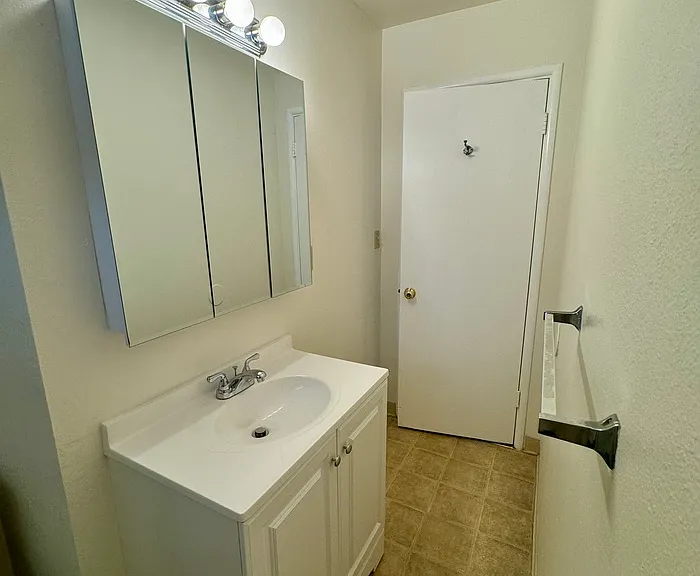 5322 Castle St — Photo 11