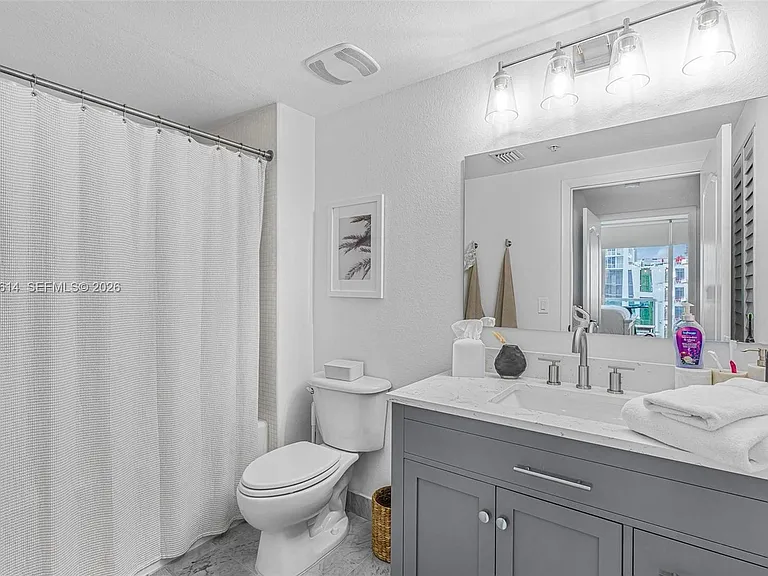 500 NE 29th St #706 — Photo 22