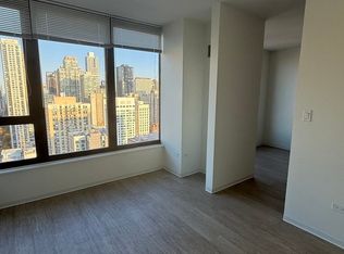152 W Superior St, Chicago, IL 60610