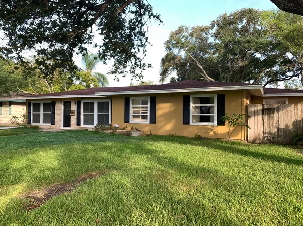 324 Pasadena Pl, Corpus Christi, TX 78411