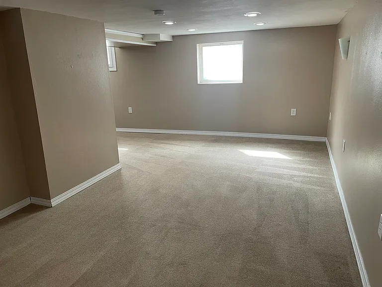 102 S Pearl St — Photo 18