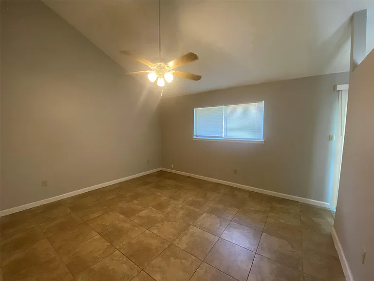 1330 Somercotes Ln — Photo 9