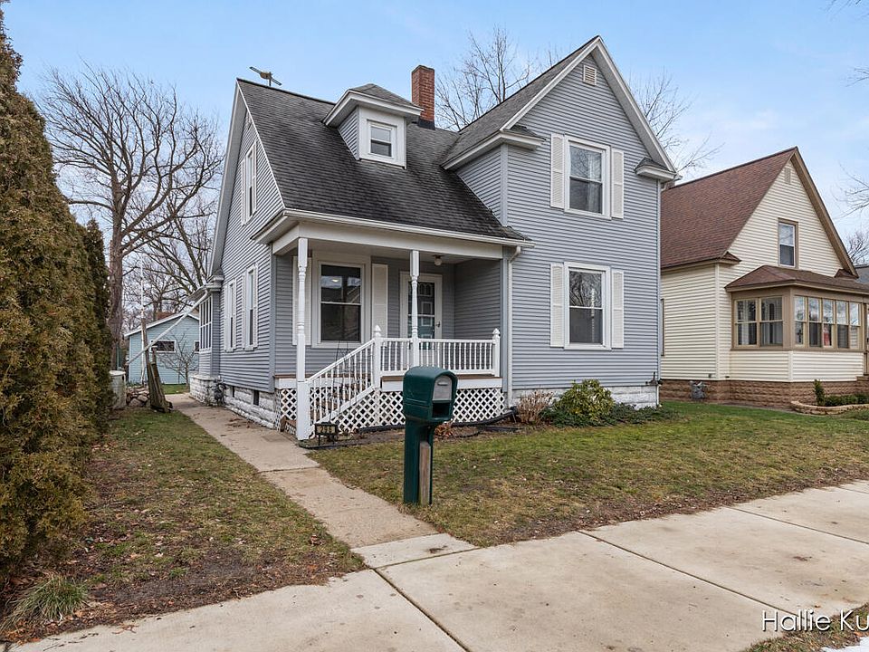 1st image of 296 W 19th St