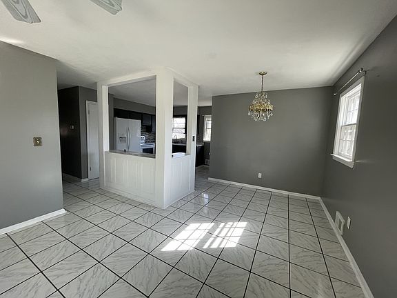 4th image of 5710 Whispering Hills Blvd