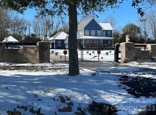 737 Community Center Rd, Camden, SC 29020