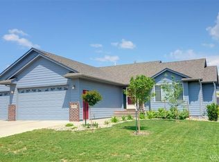 4904 E Tiger Lilly St, Sioux Falls, SD 57110