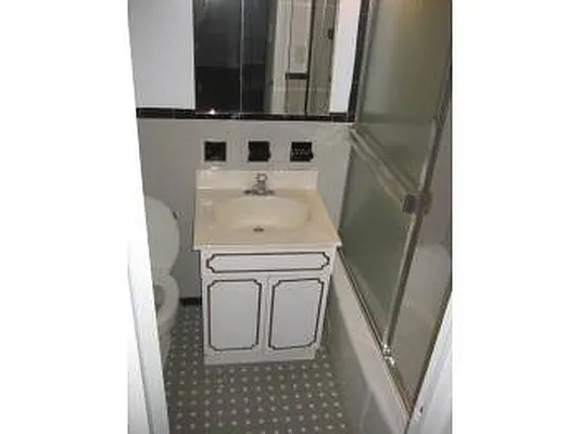 Sold by Atlantic Management Co Inc | media 20