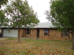 1425 Mims St, Fort Worth, TX 76112