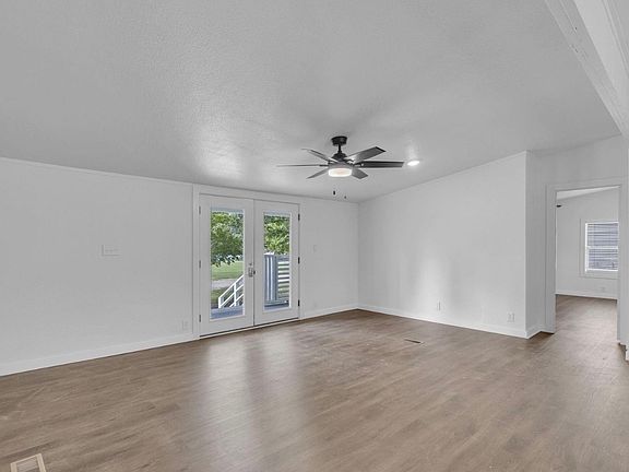 5th image of 431 N Hill Rd