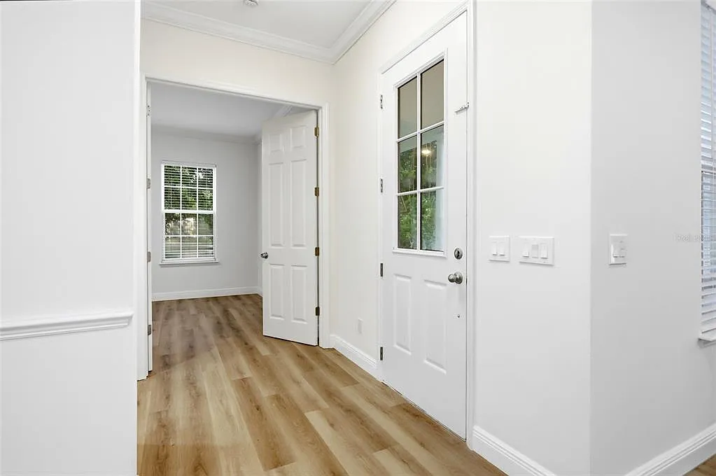 4 bed, 3.0 bath, 3908 sqft, $5,550 — Photo 3