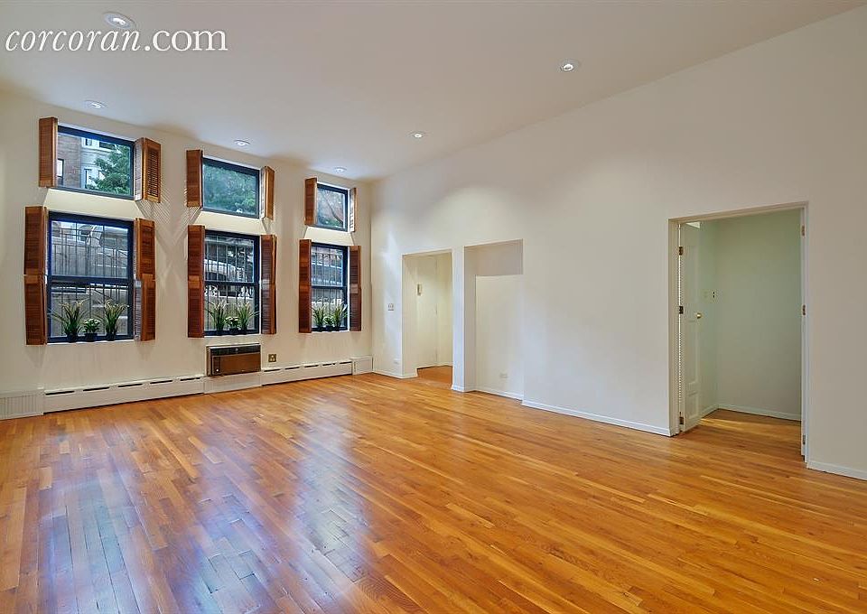 1st image of 120 Manhattan Ave APT 1B