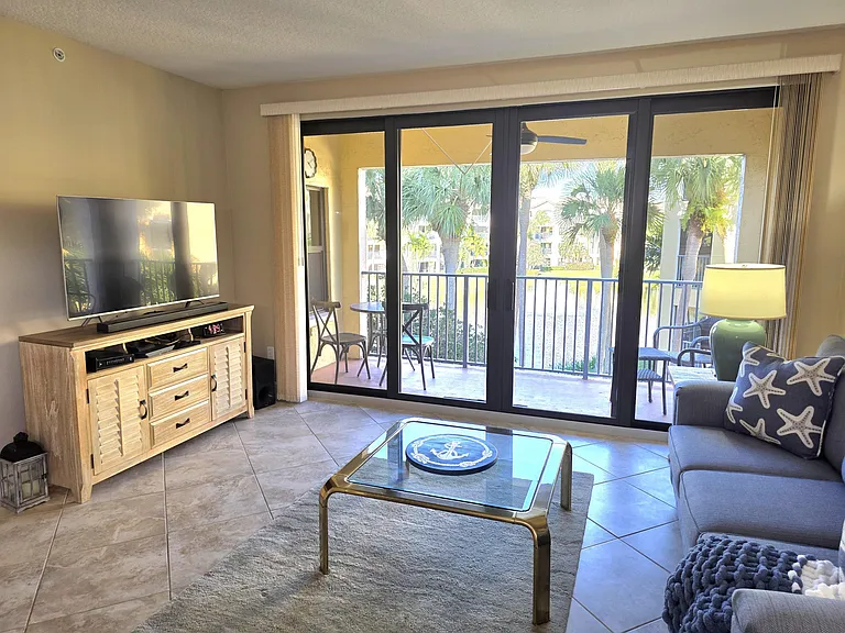 300 Uno Lago Dr #305 — Photo 7