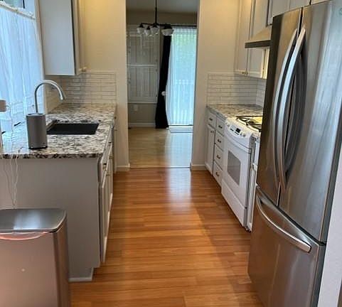 5th image of 8623 NE 127th St