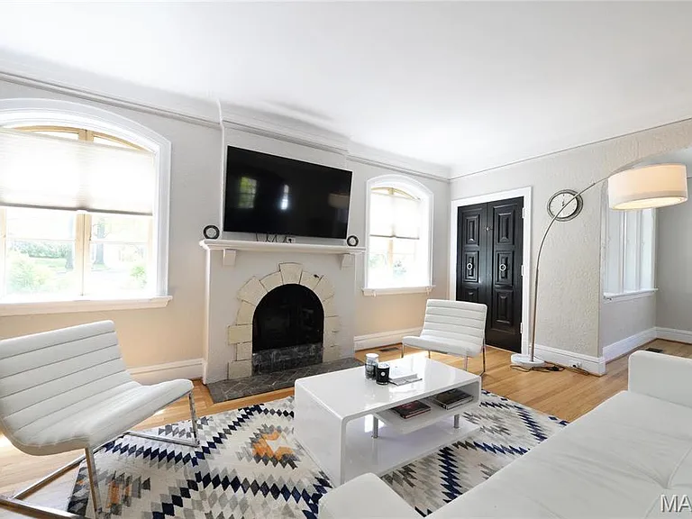 8045 Watkins Dr — Photo 10