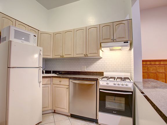 5th image of 55 W 75th St APT 3