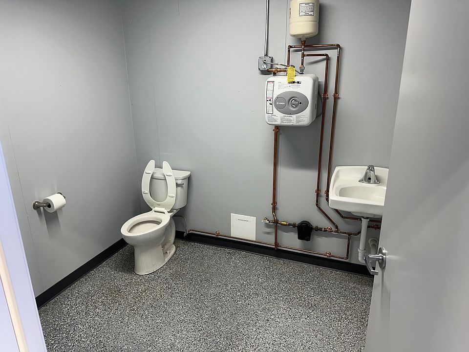 2nd image of 100 N Colfax St #6