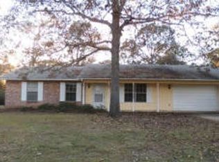 6 Strahan Ln, Lumberton, MS 39455