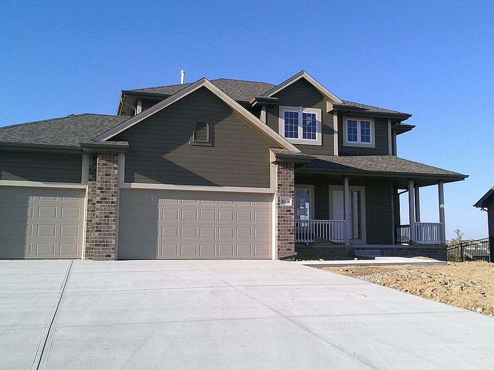 1st image of 21328 Blackstone Cir