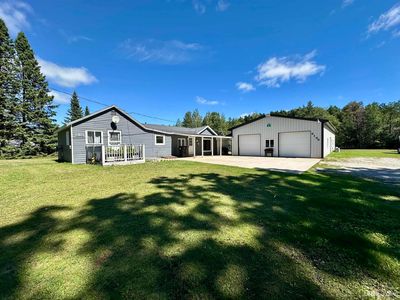 9106 State Highway M35 Hwy, Gladstone, MI, 49837