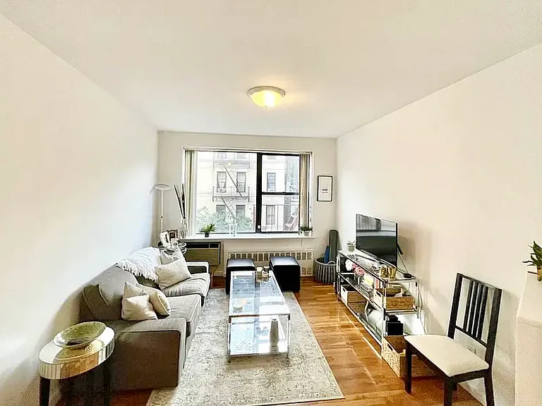 500 1/2 E 84th St #4B — Photo 1