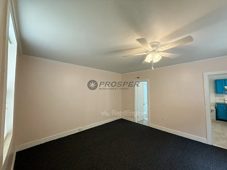 204 Fishburne St — Photo 12