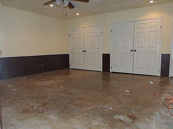 2nd image of 2325 Meadow Dale