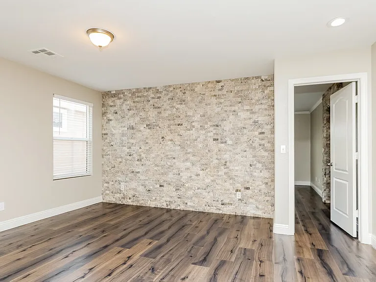 7458 Earnshaw Ave — Photo 12