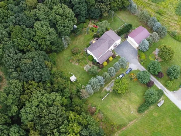 194 Feit Ln, Beaver Falls, PA 15010