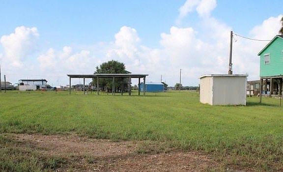 3rd image of 459 Hall St