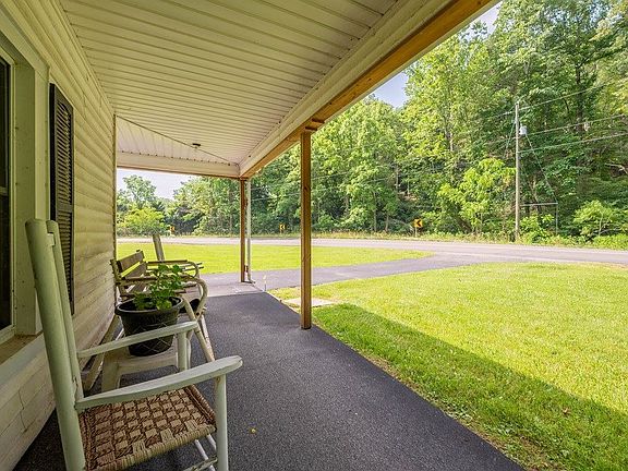 5th image of 160 Huddle Rd