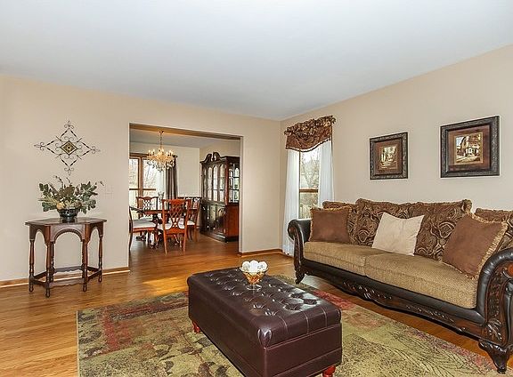 5th image of 1345 Hunter Dr