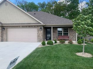 1201 E Bentley Cir, Troy, OH 45373