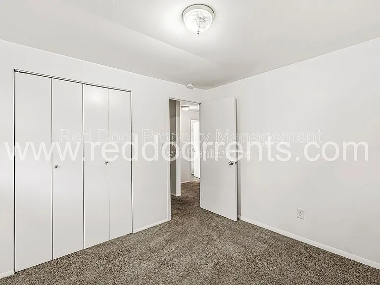 9949 Ellis Dr — Photo 13