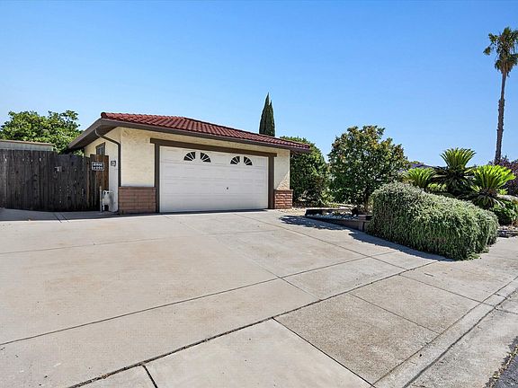 3rd image of 1857 Heatherwood Dr