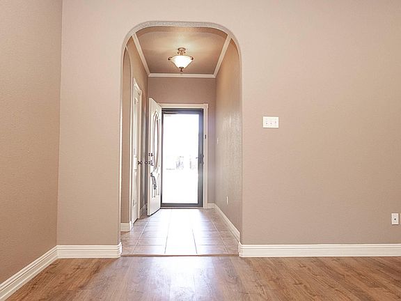 4th image of 5513 104th St