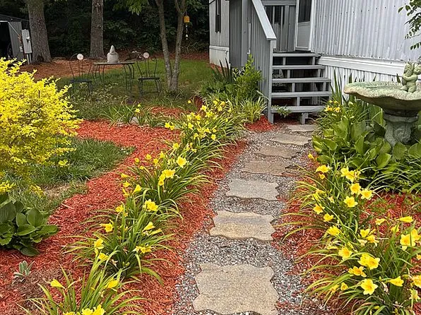 17 Monty St, Asheville, NC 28806