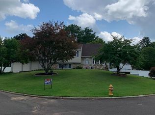 114 Dolly Ln, Chalfont, PA 18914