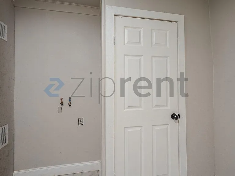 5818 Glenhurst Dr — Photo 25