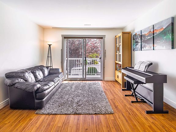 2nd image of 45435 Knight Rd #22