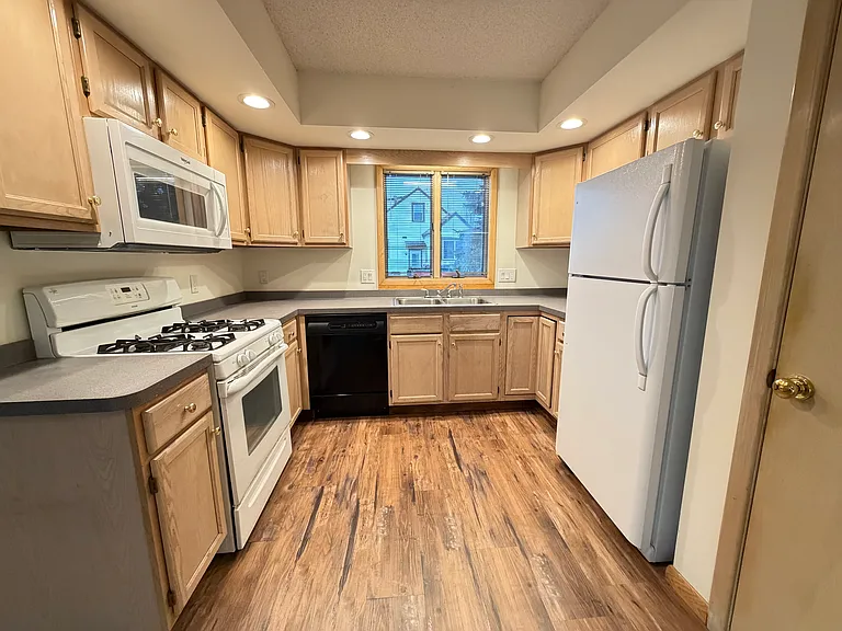 4553 Abbott Rd — Photo 6